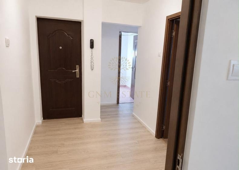 Apartament cu 3 camere semidecomandat în Titan