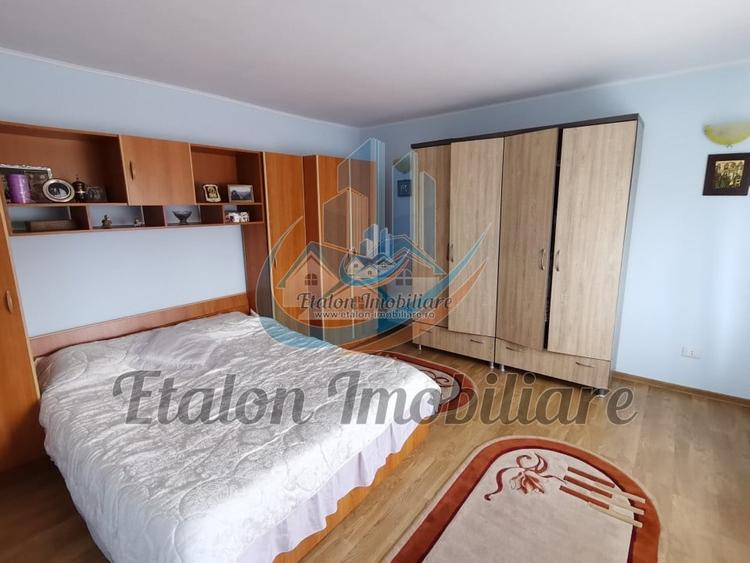 Casă individuală cu 5 camere cu Teren 660 Mp în Periferie