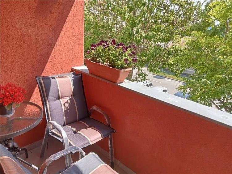 Apartament cu 2 camere decomandat, mobilat în Lidia