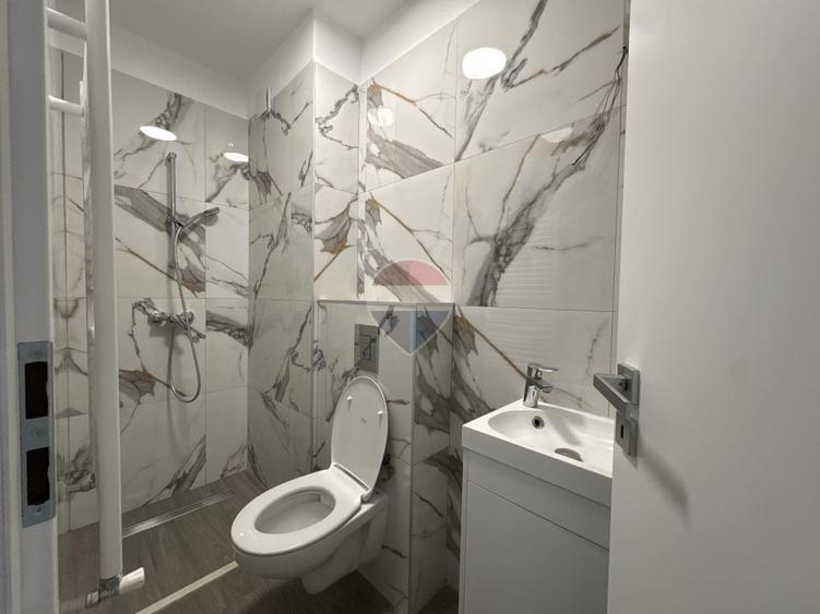 Apartament cu 3 camere decomandat, mobilat în Dacia