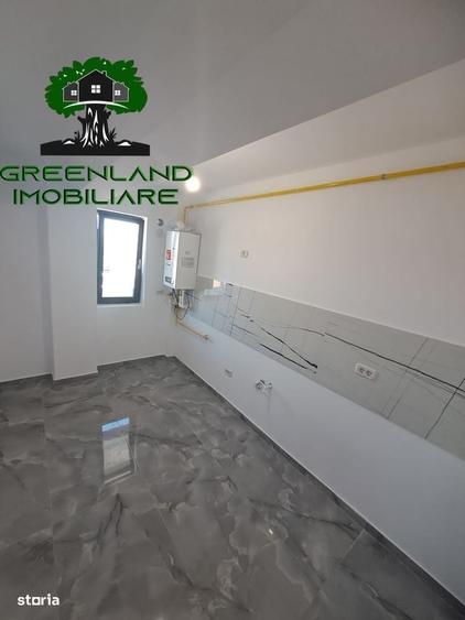 Apartament cu 6 camere decomandat în Hlincea