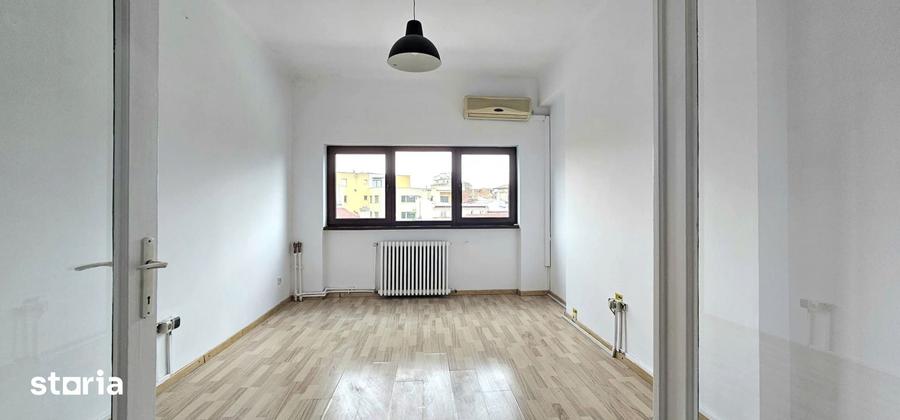 Apartament cu 4 camere în Iancului