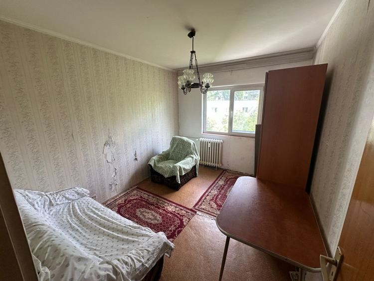 Apartament cu 3 camere decomandat, mobilat în Gorjului