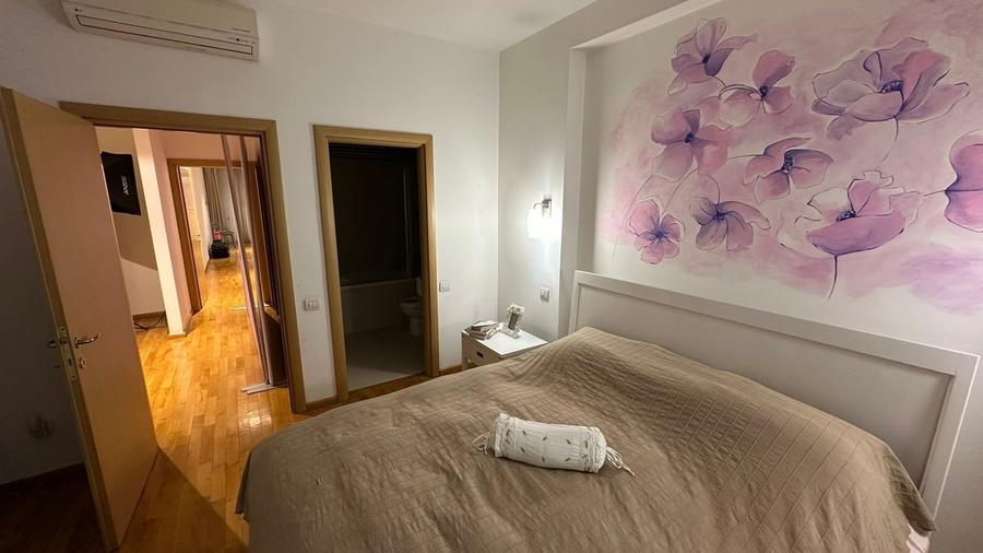 Apartament cu 3 camere semidecomandat în Herăstrău