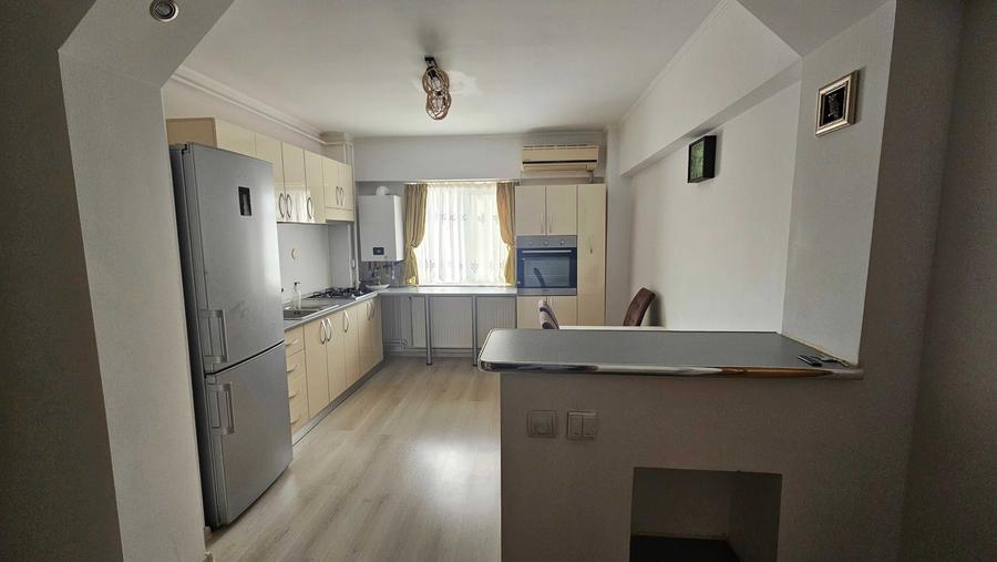 Apartament cu 2 camere decomandat în Eremia