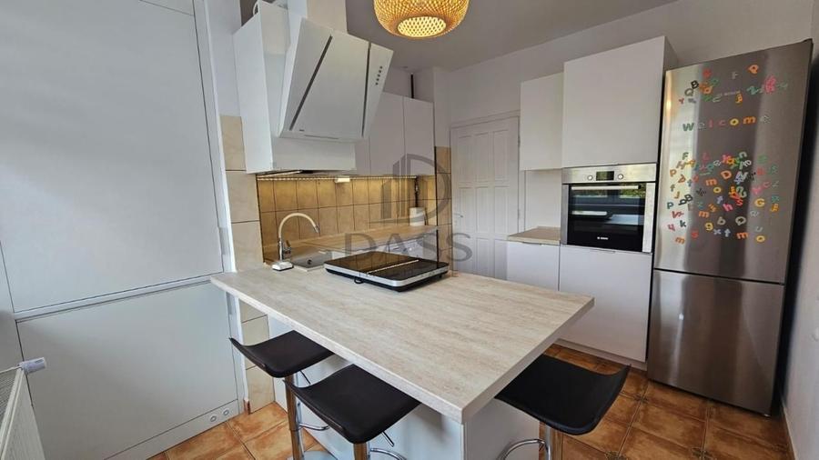 Apartament cu 4 camere decomandat, mobilat în Ștrand