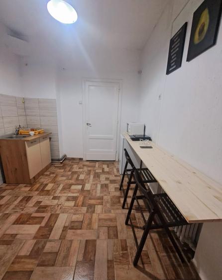 Apartament cu 2 camere semidecomandat în P-ța Romană