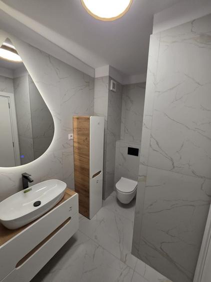 Apartament cu 2 camere semidecomandat în Florești