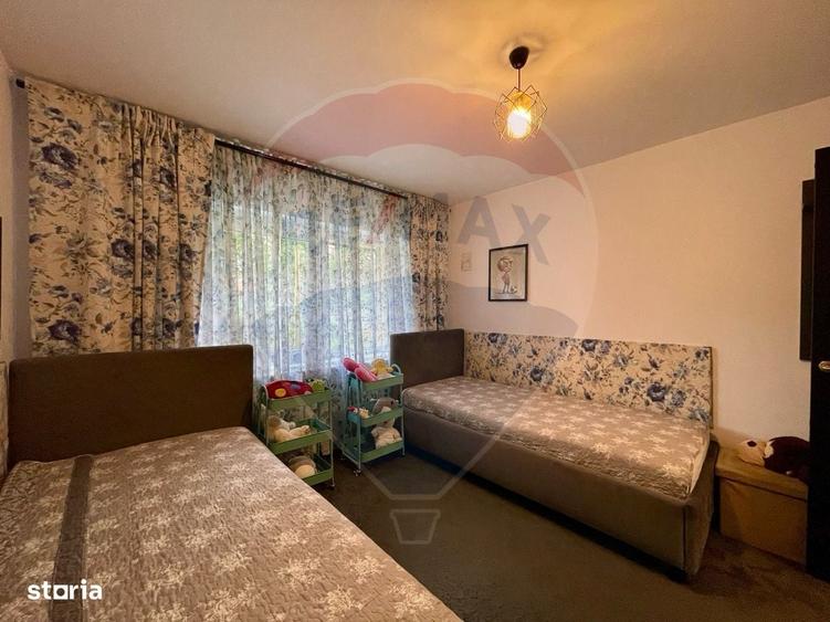 Apartament cu 4 camere decomandat în Noua