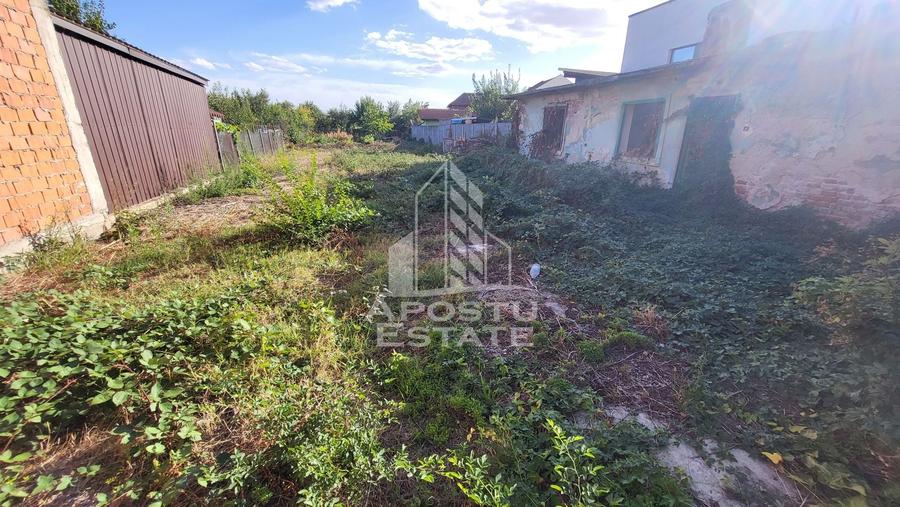 Casă individuală cu 5 camere cu Canalizare în Ghiroda