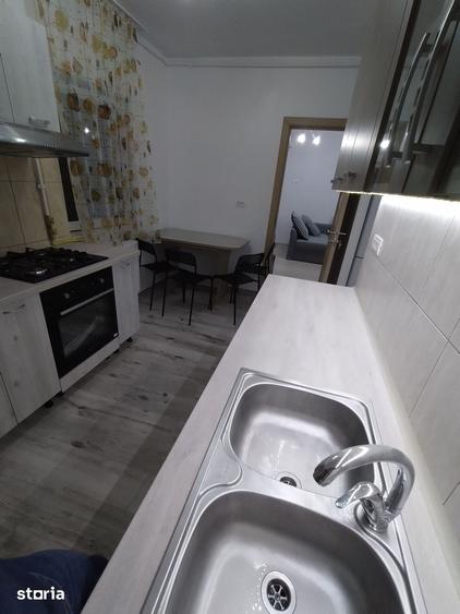 Apartament cu 2 camere semidecomandat în Tei