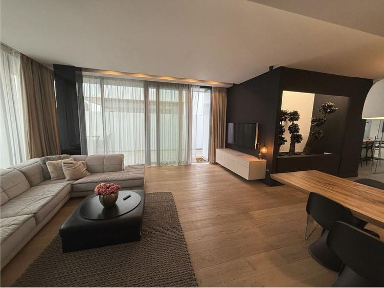 Apartament cu 4 camere, mobilat în Herăstrău