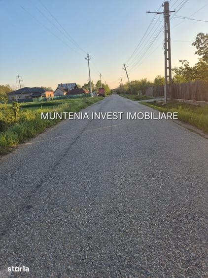 Teren de 3533 mp, în Poiana Lacului