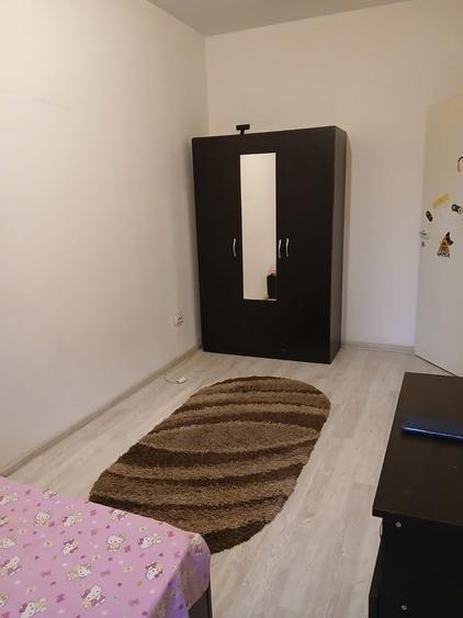 Apartament cu 3 camere semidecomandat în Dudu