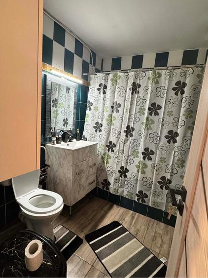 Apartament cu 2 camere decomandat în Rovine