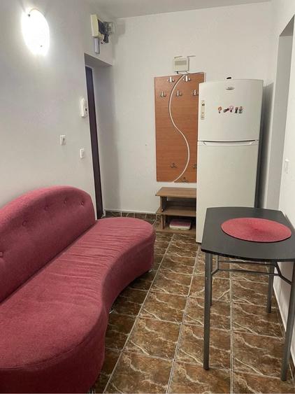 Apartament cu 2 camere semidecomandat în City Park Mall