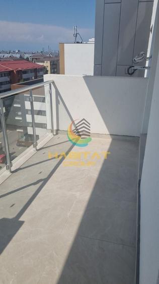 Penthouse cu 3 camere decomandat în Central