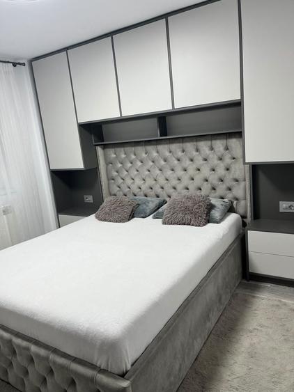 Apartament cu 3 camere semidecomandat în Ghiroda