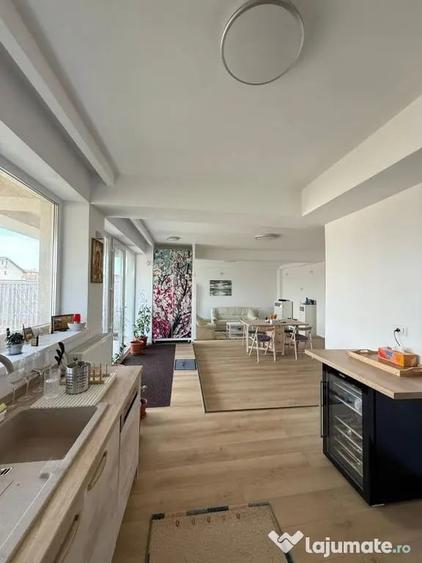Casă cu 4 camere cu Teren 227 Mp în Central