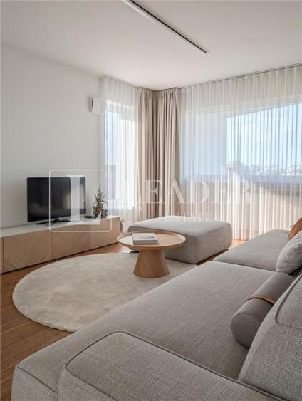 Apartament cu 4 camere decomandat, mobilat în Pipera