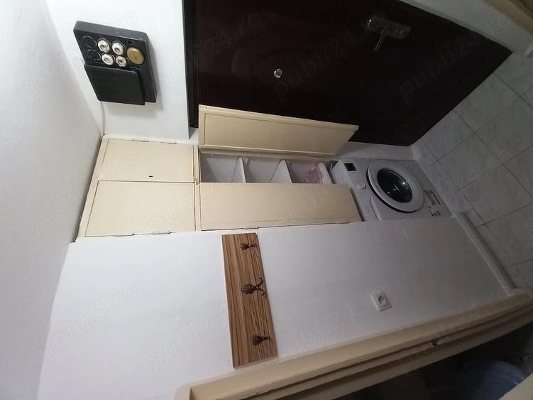 Garsonieră decomandată în Central