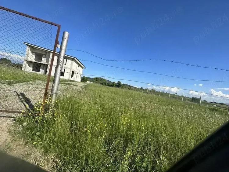 Teren de 2000 mp, în Central