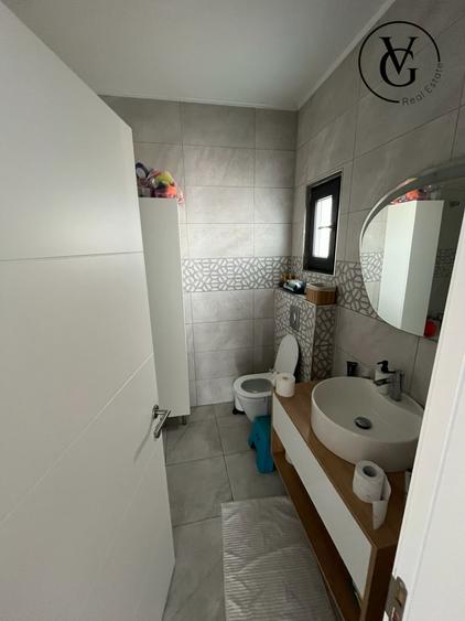 Casă individuală cu 4 camere cu Teren 311 Mp în Tunari