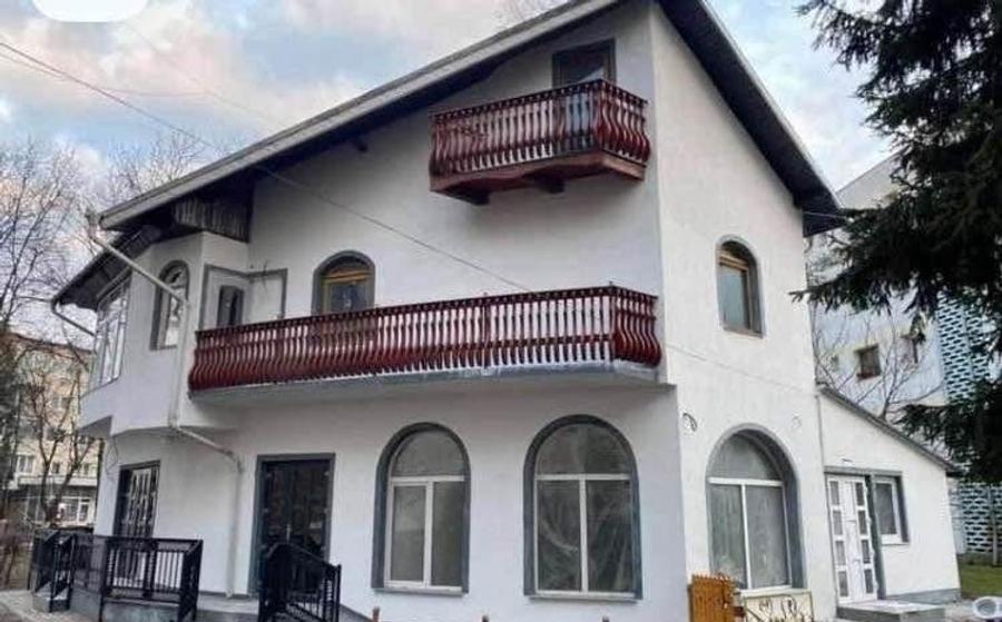 Spațiu comercial, în Central
