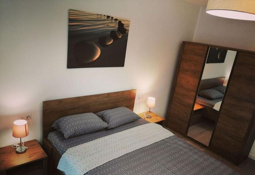 Apartament cu 2 camere semidecomandat, mobilat în Semicentral