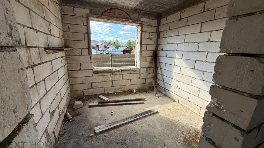Casă cu 12 camere cu Teren 680 Mp în Podu Nărujei
