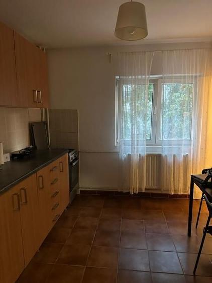 Apartament cu 2 camere decomandat, mobilat în Vitan