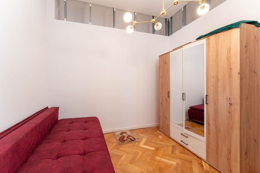 Apartament cu 3 camere decomandat în Centrul Istoric