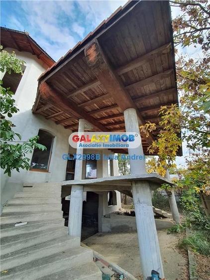 Casă cu 1 camere cu Teren 2700 Mp în Central