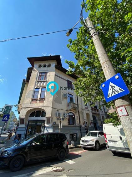 Apartament cu 3 camere decomandat în Mitropolie