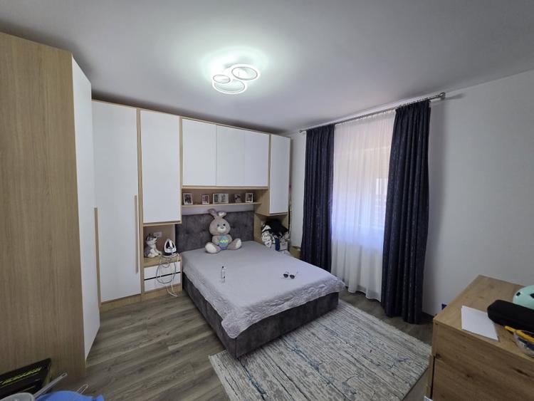 Casă individuală cu 4 camere cu Canalizare în Valu lui Traian