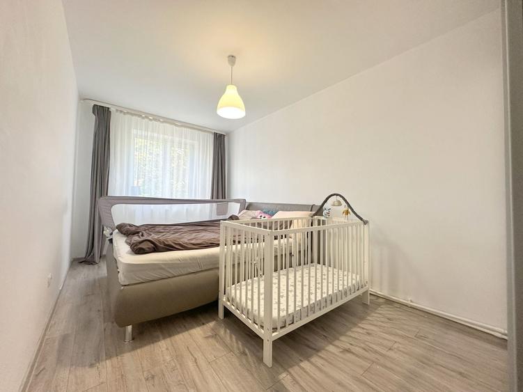 Apartament cu 3 camere semidecomandat, mobilat în Circumvalațiunii
