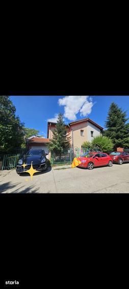 Casă cu 4 camere cu Teren 235 Mp în Central