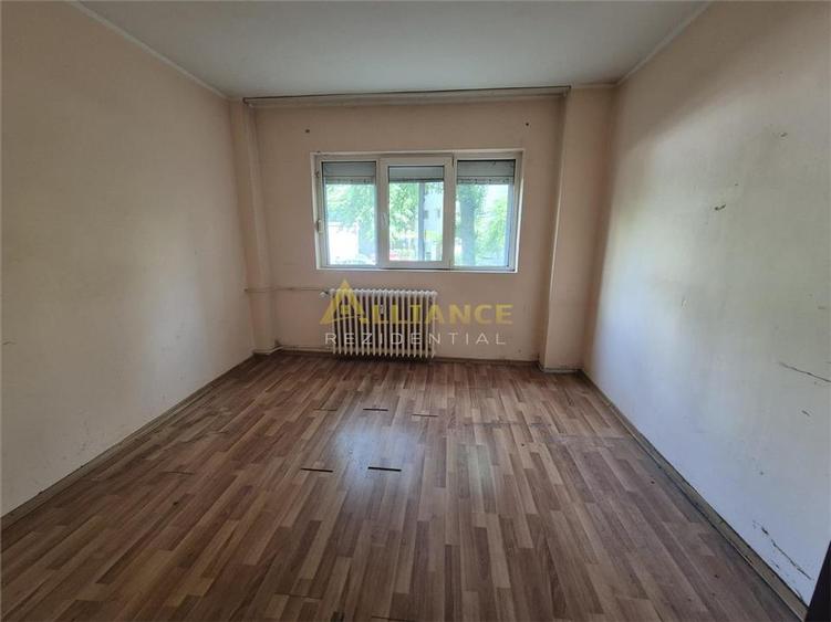 Apartament cu 2 camere decomandat în Titan