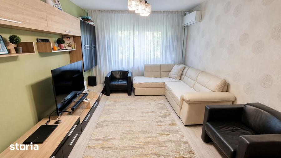 Apartament cu 3 camere decomandat în Nicolina