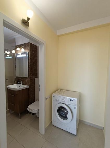 Apartament cu 4 camere semidecomandat, mobilat în Dacia