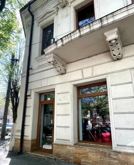 Spațiu comercial, de 70 mp, în Central