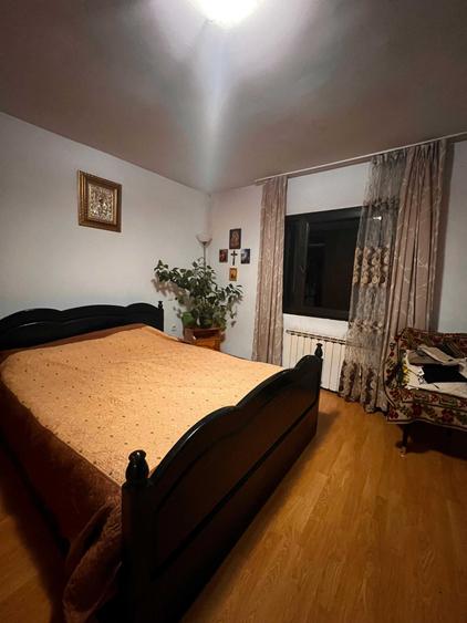 Apartament cu 3 camere decomandat în Bălcescu