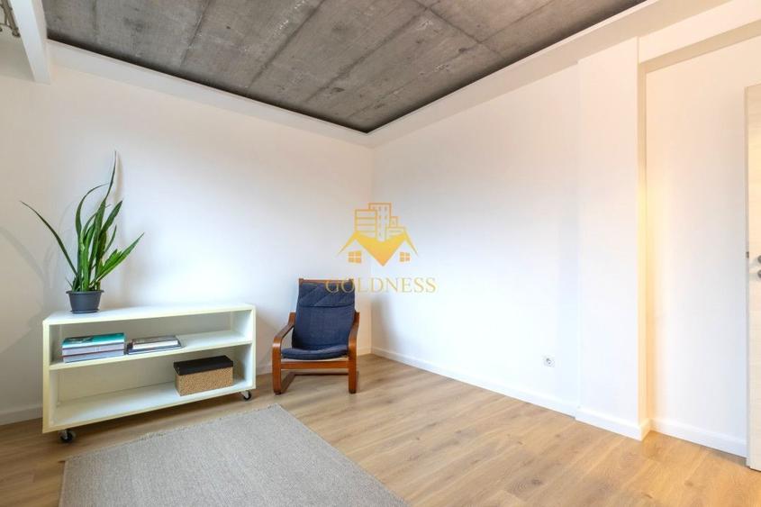 Apartament cu 3 camere semidecomandat în Europa