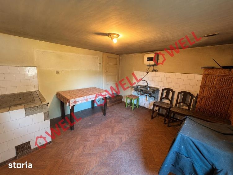 Casă cu Teren 8000 Mp în Cernat