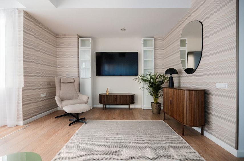 Apartament cu 3 camere semidecomandat, mobilat în Aviatorilor