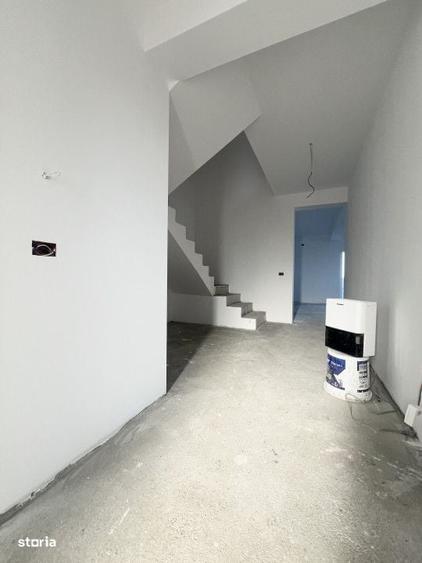 Casă cu 4 camere în Ghiroda
