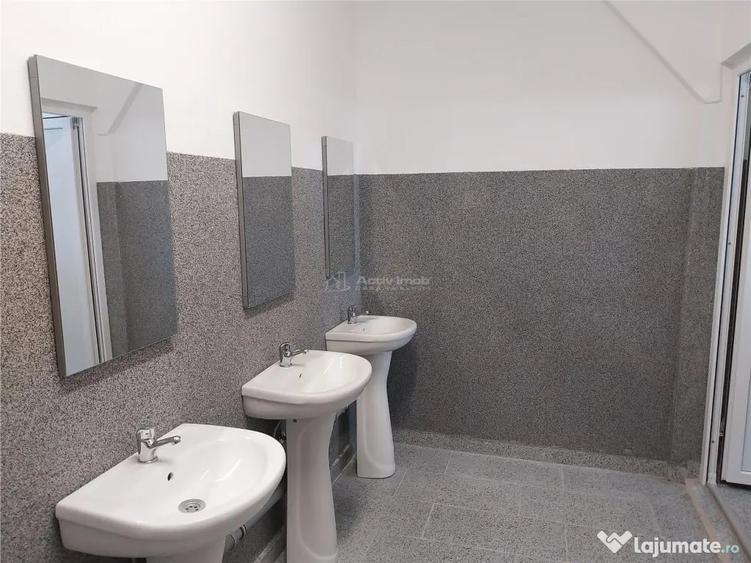 Casă cu 20 camere cu Teren 300 Mp în Central