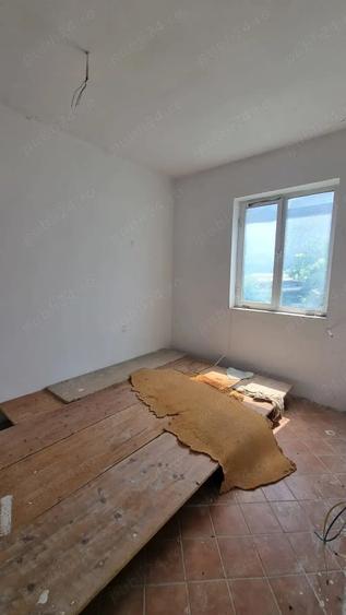Casă cu 6 camere în Central
