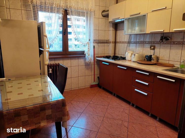 Apartament cu 3 camere decomandat, mobilat în Obor