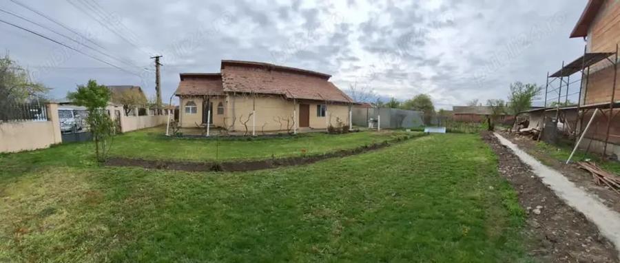 Casă cu 3 camere în Stâlpu